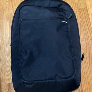 Laptop single strap backpack
